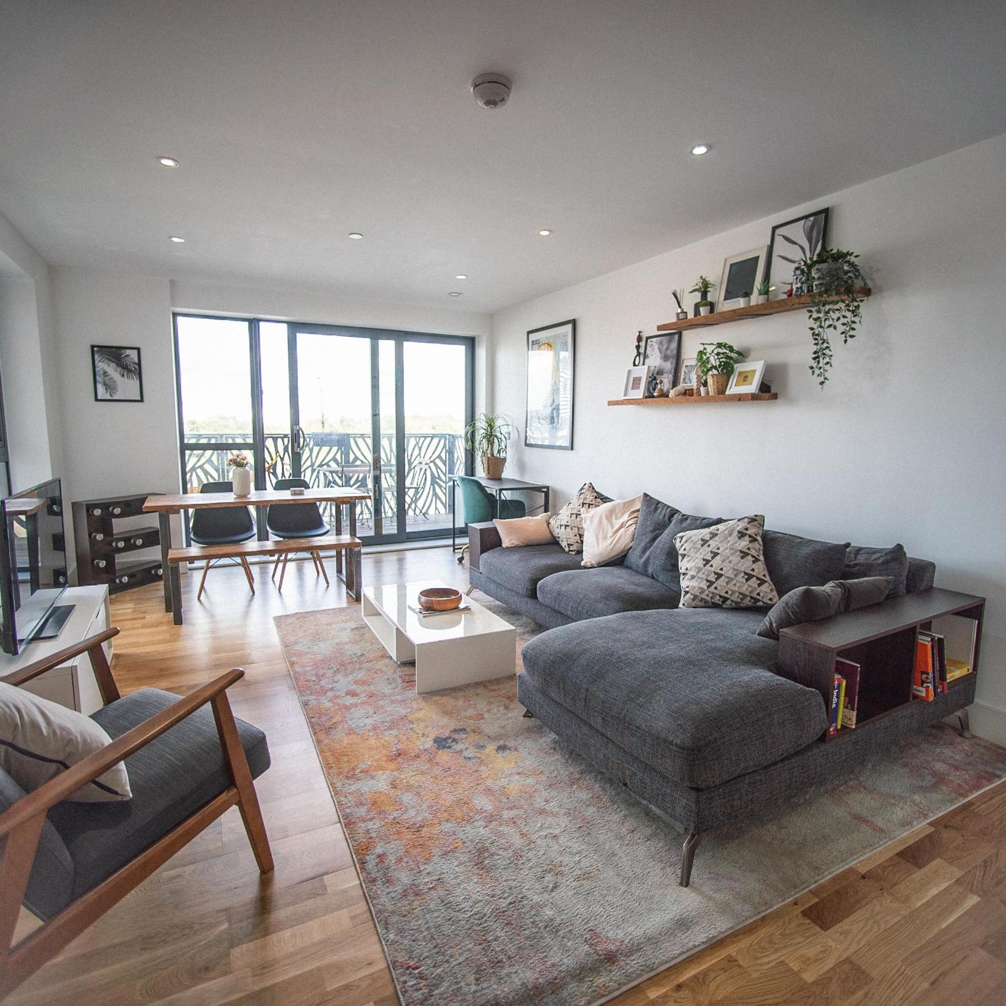 Stunning Riverside View Apartment, Near Canary Wharf & O2 London Exterior foto